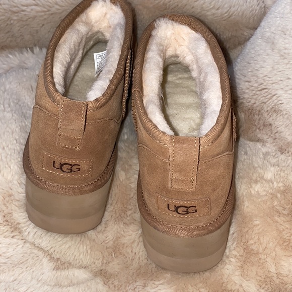 UGG CLASSIC ULTRA MINI PLATFORM - Picture 3 of 6